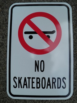 12 x 18 No Skateboards Reflective Plastic Sign